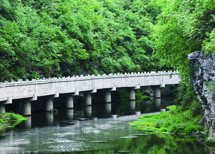 貴陽市龍洞堡魚梁河截污溝